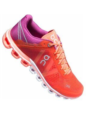 On Running Cloudflow Running Shoes in Spice Flash - 7.5US ***flaw***